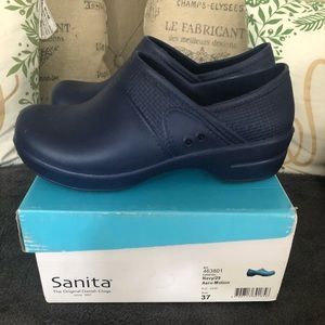 Sanita clogs size 37